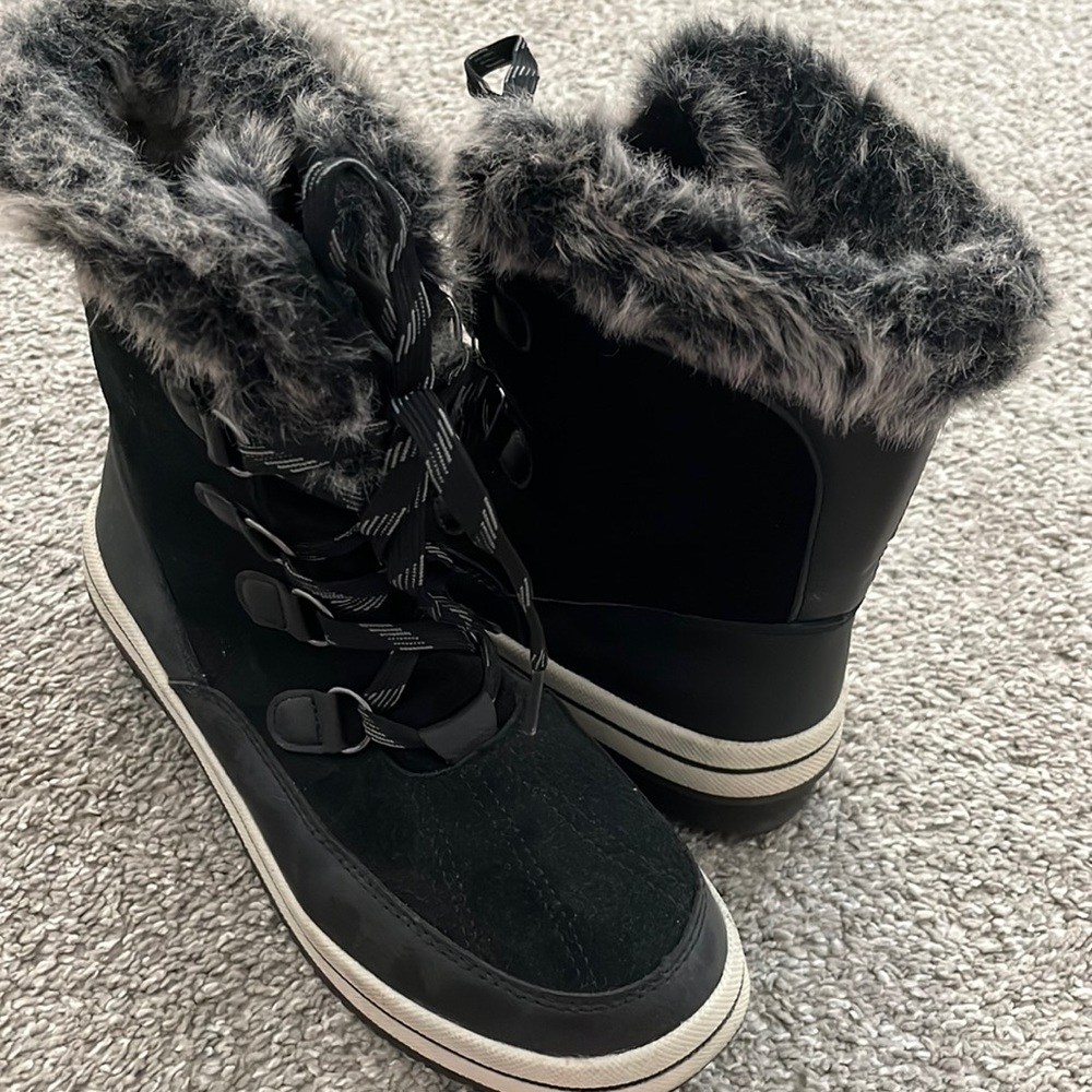 Universal Thread winter boots